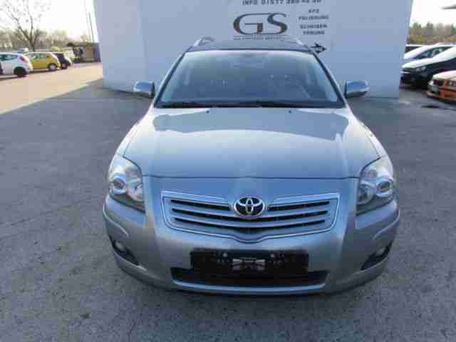 Toyota Toyota Avensis 2.0 D-4D Combi Executive Navi