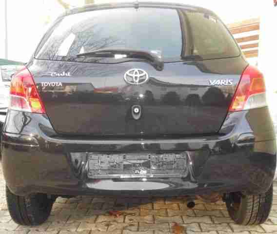 Toyota YARIS SOL NAVI INS+TÜV NEU ALU FVB EF
