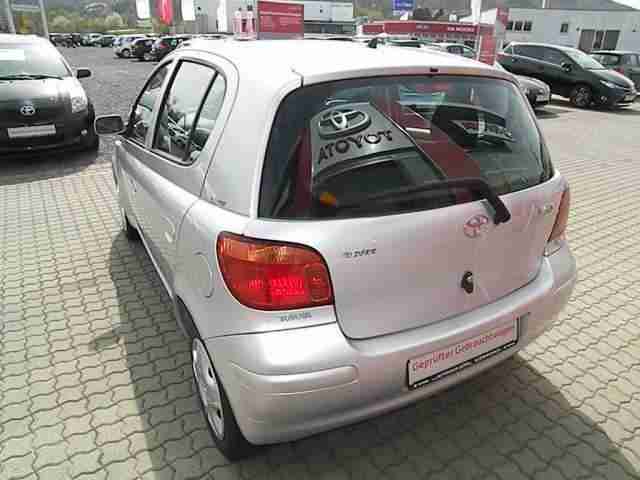 Toyota Yaris 1.0 Edition, 5-trg., Klima, Bluetooth