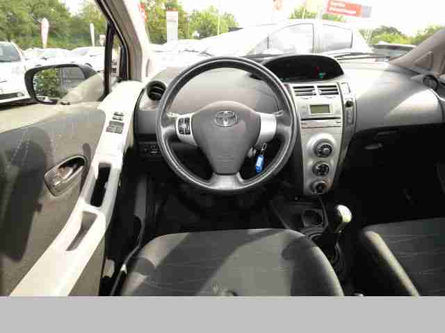 Toyota Yaris 1.0 Sol mit Klima