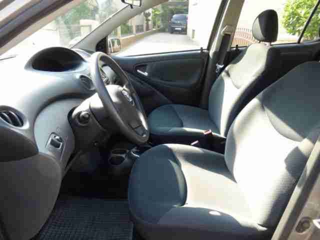 Toyota Yaris 1.0 VVT Polar Klima Euro4 erst 32TKM top