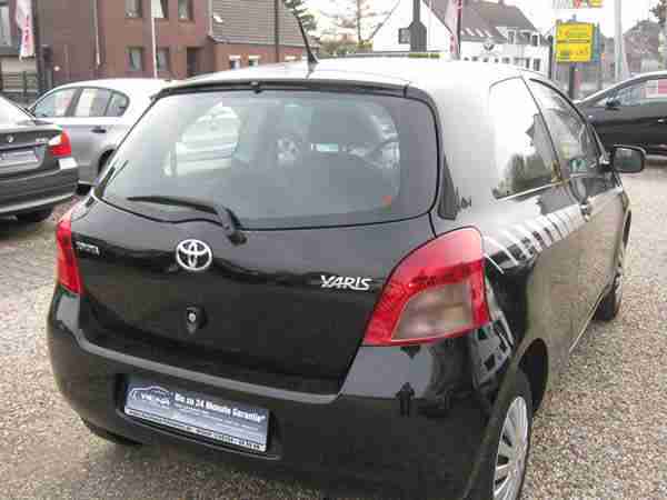 Toyota Yaris 1.0 VVT-i Basis, Allwetterreifen