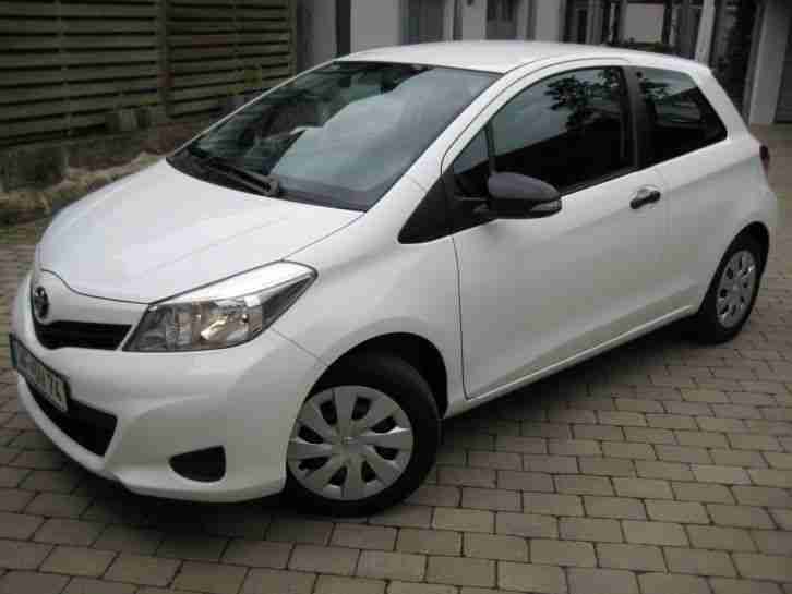 Toyota Yaris 1.0 VVT-i Cool 2012, Scheckheft + Toyota Garantie