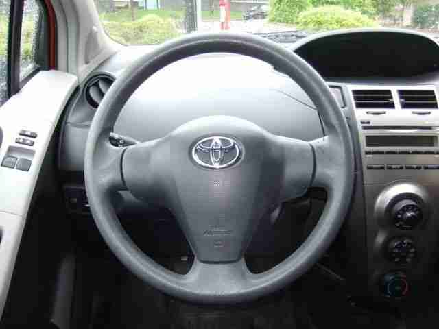 Toyota Yaris 1.0 VVT-i Cool