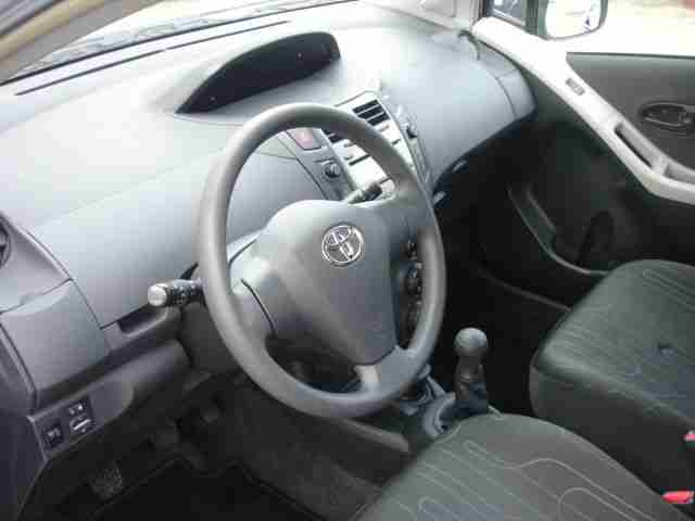 Toyota Yaris 1.0 VVT-i Cool