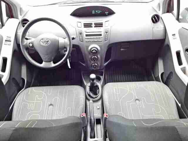 Toyota Yaris 1.0 VVT-i Cool 5-türig