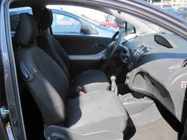 Toyota Yaris 1.0 VVT-i Cool Klima Alu CD-Radio