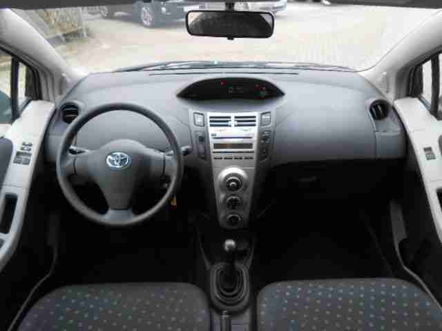 Toyota Yaris 1.0 VVT-i Luna