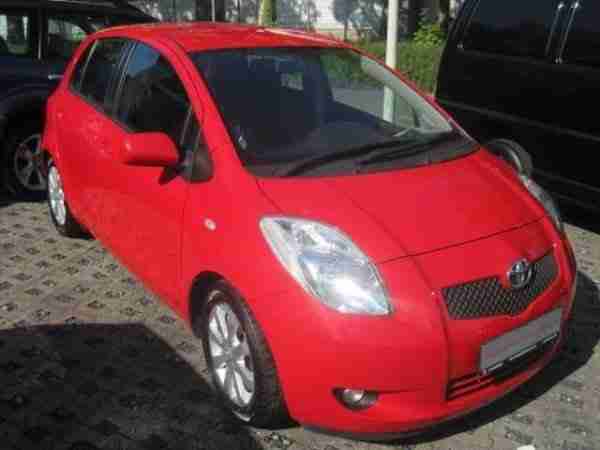 Toyota Yaris 1.0 VVT i Team 5 türer