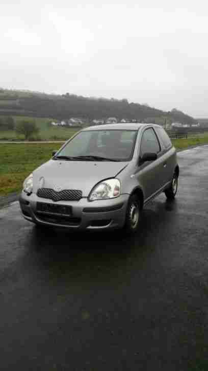 Yaris 1.0 VVT i mit Frontschaden, Modell P1F