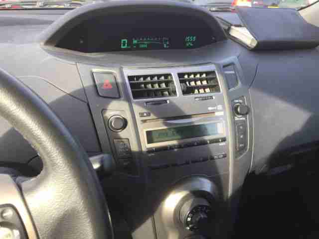 Toyota Yaris 1.3 Sol-Klima-Alu-So+Wi-6-Gang-