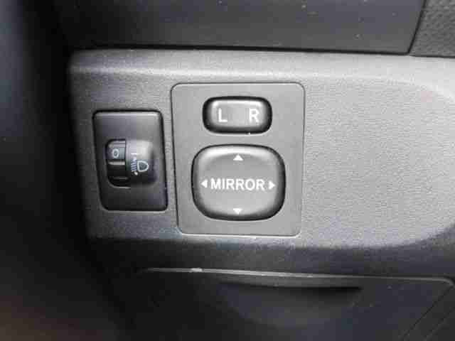Toyota Yaris 1.3 VVT-i Cool 8fach bereift~Euro 4~2.Hand