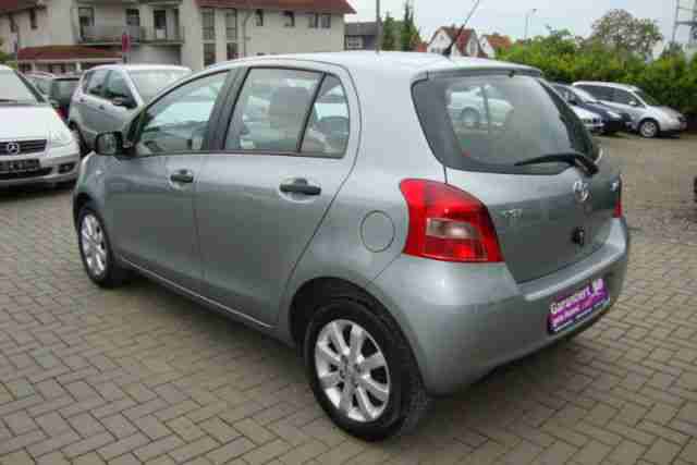 Toyota Yaris 1.3 VVT-i Cool (Klima,1 Jahr Garantie)