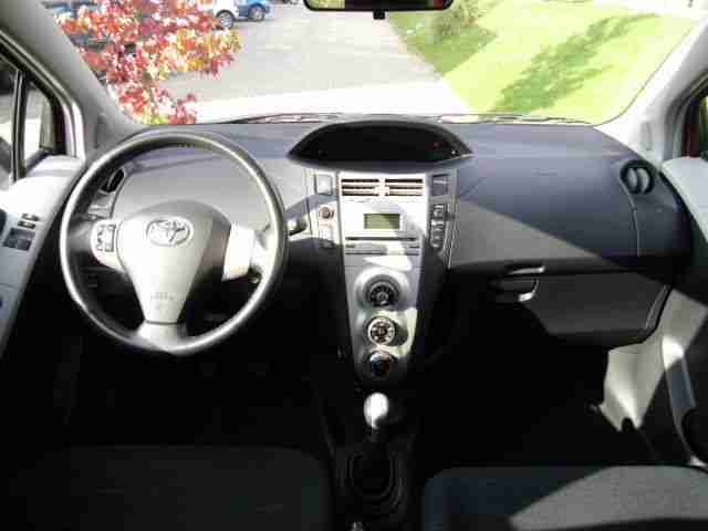 Toyota Yaris 1.3 VVT-i Klima Allwetterreifen 5 türig