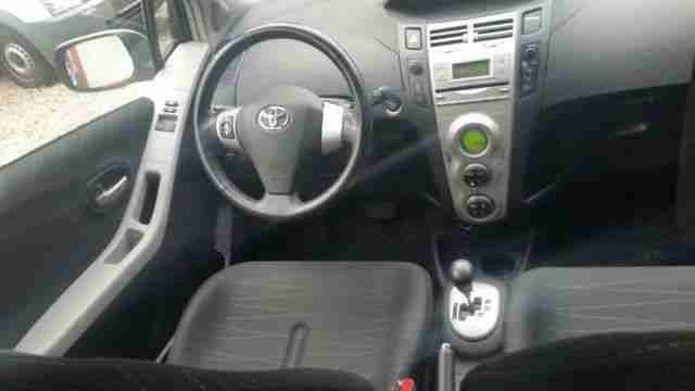 Toyota Yaris 1.3 VVT-i *Navi*Automatik*Euro 4*42 TKM*