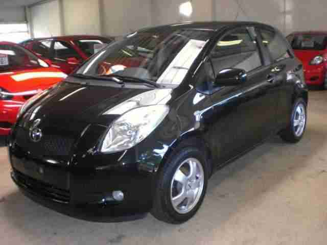 Toyota Yaris 1.3 VVT-i Sol