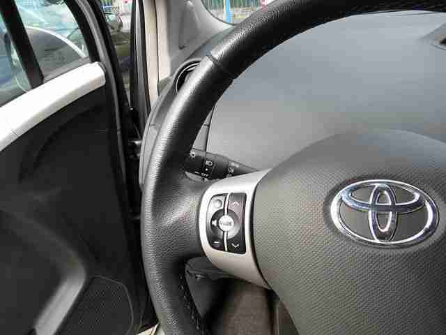 Toyota Yaris 1.3 VVT-i Sol KLIMA