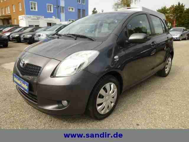 Yaris 1.3 VVT i Travel Navi KLIMA PDC MFL