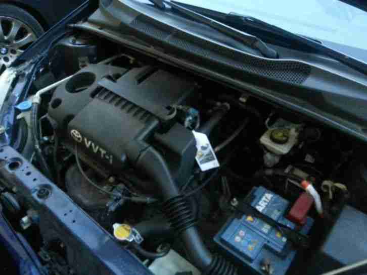 Toyota Yaris 1
