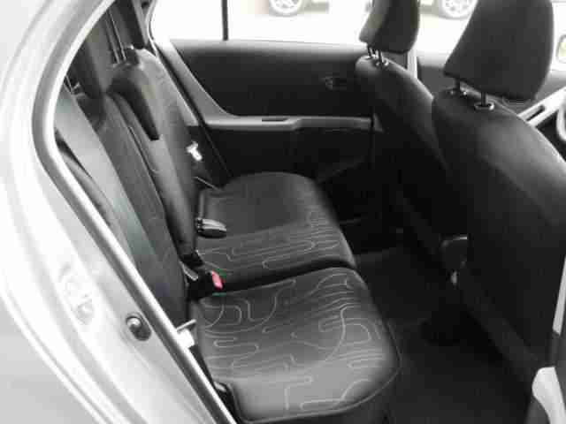 Toyota Yaris 1.33 VVT-i Cool Alu Klima AHK CD/MP3 Start