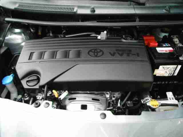 Toyota Yaris 1.33 VVT-i Executive"Automatic15.000km"