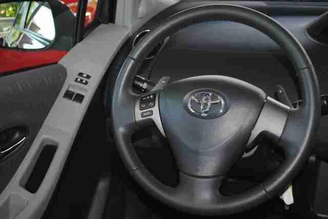 Toyota Yaris 1.33 VVT-i MultiMode Sol Klima Radio/CD Ne