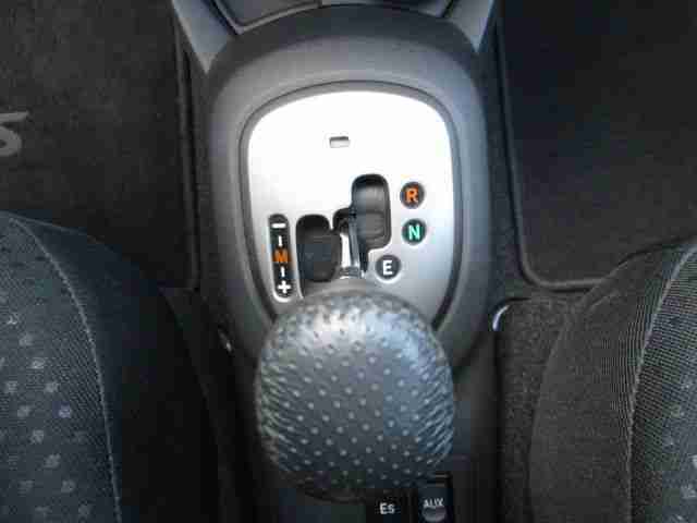 Toyota Yaris 1.4 D-4D Life, Automatik Multi-Mode