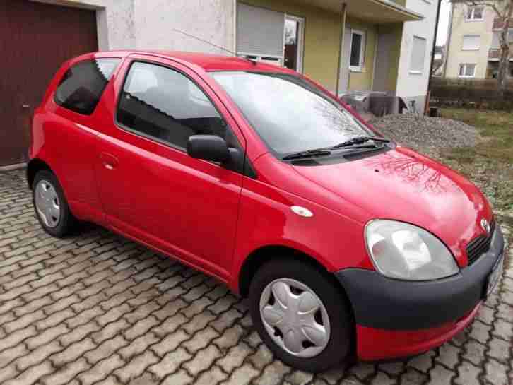 Yaris 3 Türer, rot, Bj. 2003 TÜV neu, bis