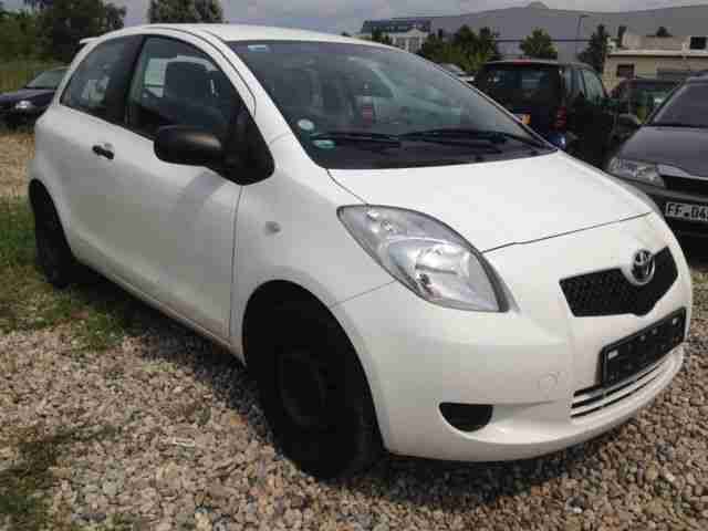 Toyota Yaris Basis SEHR SAUBER TOP ZUSAND