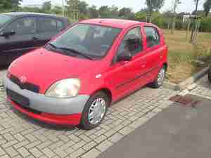 Toyota Yaris Baujahr 1999 Rot TÜV NEU 7/2016