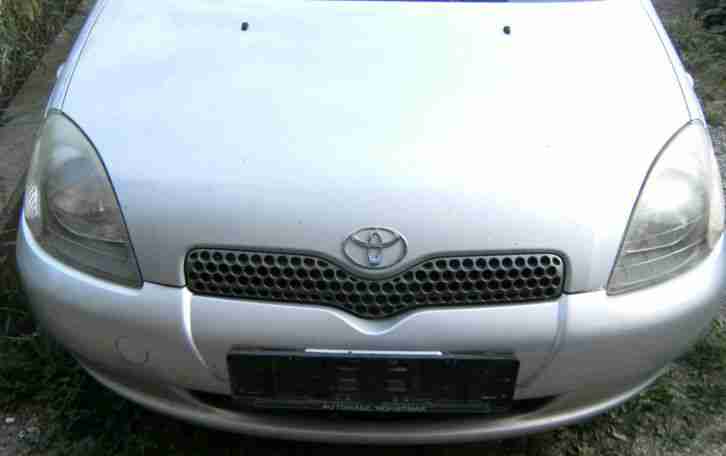 Toyota Yaris Benzin silber EZ Mai 2000 - TÜV bis Mai 2017 - 2. Hand Langstrecke