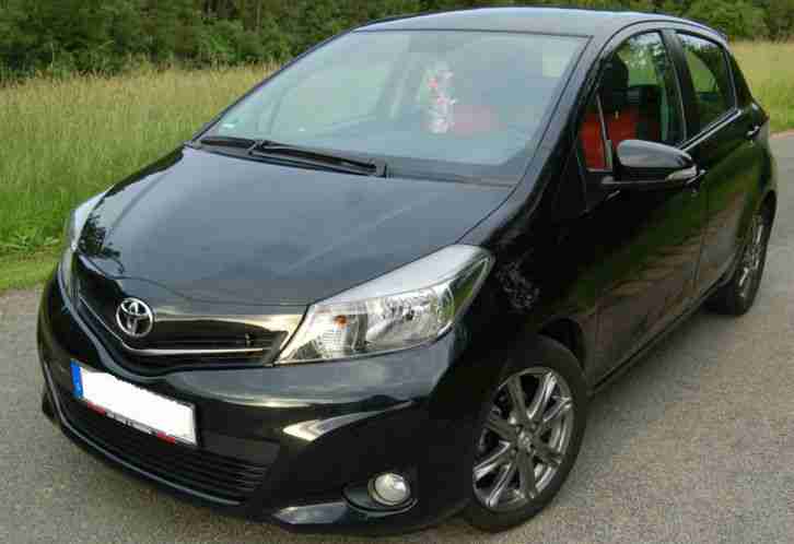 Toyota Yaris Club 5türig 99PS ca. 35000km 1. Hand Garantie Navi Touch & Go Klima