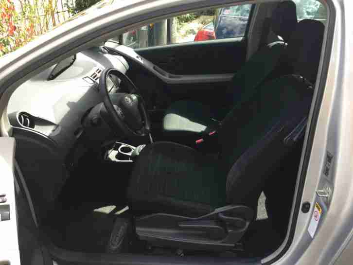 Toyota Yaris Cool,Ausparkschad.,Checkheft,80Tsd KM, super gepflegt