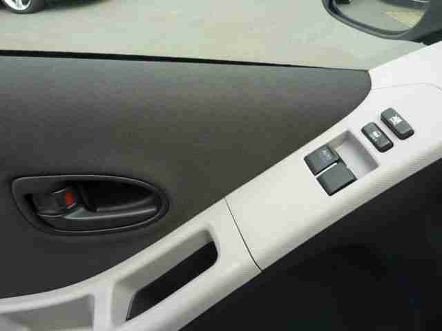 Toyota Yaris Cool Klima ZV HU & AU NEU Scheckheft