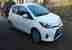 Toyota Yaris Hybrid 1, 5 VVT i Life, 55kW, weiß, Rentner Fzg,