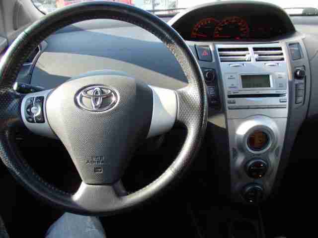 Toyota Yaris TS 1.8 Klimaautomatik-Keyless Go