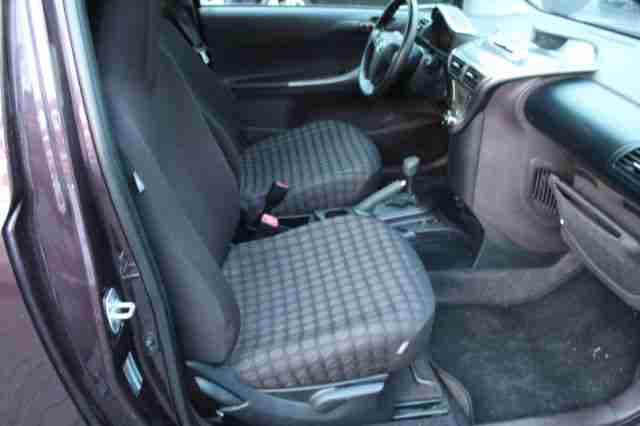 Toyota iQ + AUTOMATIK*KEYLESGO*KLIMA*46000KM*4SITZER*