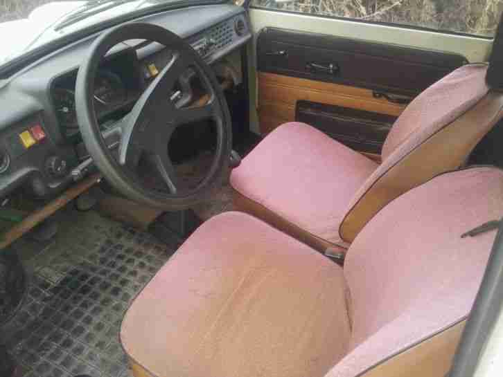 Trabant 1,1 Limosine 4 Takt Pappe mit Ahk