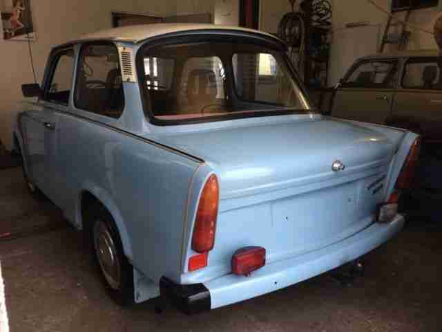 Trabant 601 Limousine gletscherblau/papyrus