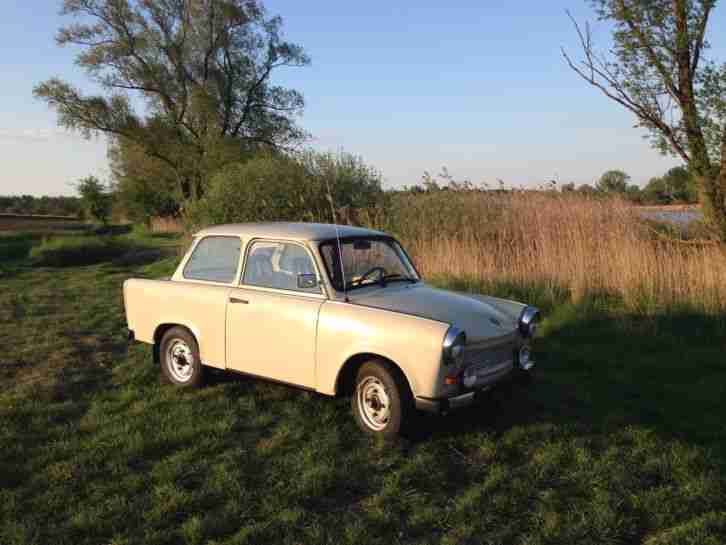 Trabant 601 S Deluxe DDR 1989 papyrusfarbig Trabi