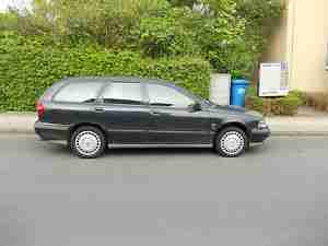 Treuer VOLVO V 40 KOMBI Teilleder TÜV bis 03 15