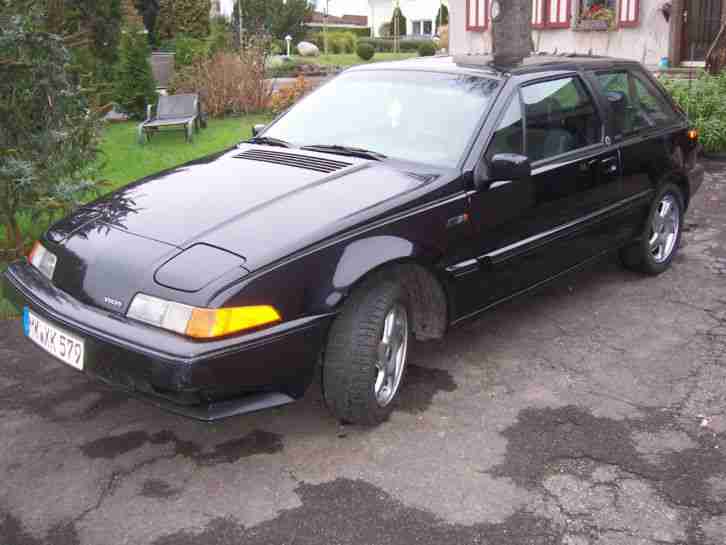 VOLVO 480 TURBO / SCHWARZ MIT GLASDACH / MODELLJAHR 93 / LEDER / ALUFELGEN
