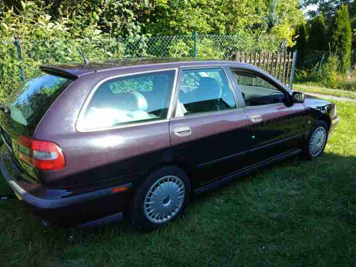 VOLVO V40 Kombi (645) HAT EURO 4 Plakette TÜV bis 08 / 2021