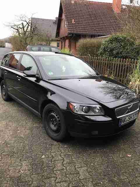 V50 2.0 D Momentum DPF BI Xenon EURO 4 schwarz