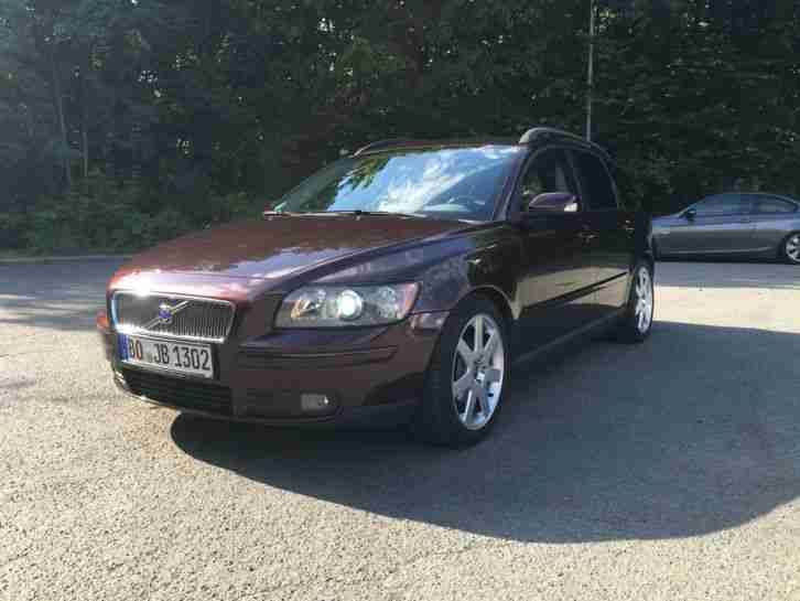 VOLVO V50 2.4 Momentum VB 5800€