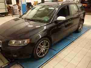VOLVO V50 D5 DPF Stockholm LEDER NAVI XENON AUTOM DIESEL