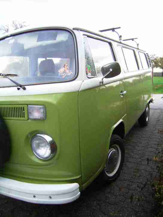 VW Bus T2 b Weber, 2l Motor, Python