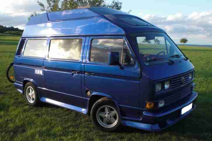 VW Campingbus mit Hochdach und Sonderausstattung, wenig