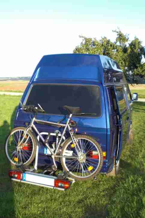 VW Campingbus mit Hochdach und Sonderausstattung, wenig Kilometer