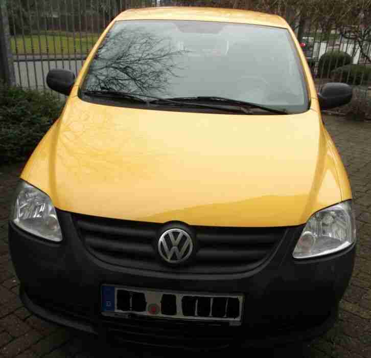 VW Fox 1.2 l, EZ.2007 mit TÜV, 8 fach Bereifung auf Stahl Som Win.